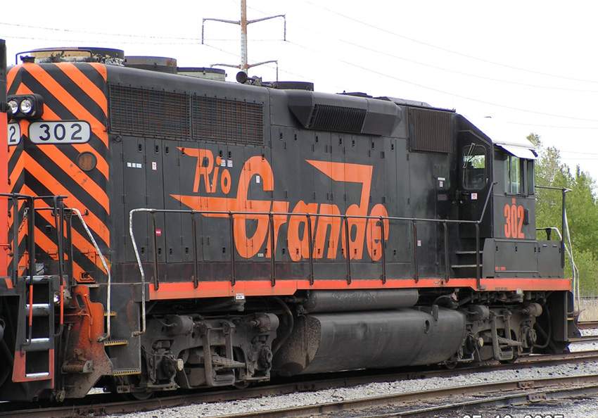 Photo of WLE 302 Rear shot - CN/WLE/URR Coke train power