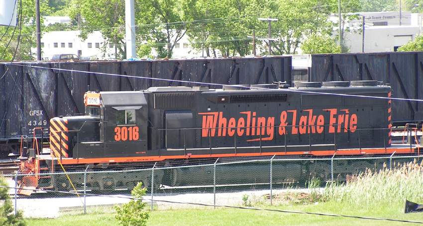 Photo of WLE 3016 Coke Train Power