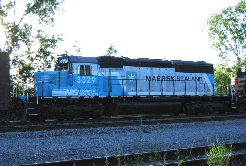 Photo of NS 3329, Maersk Sealand Unit, Saratoga, NY Train 931