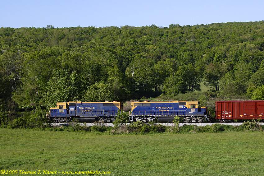 Photo of NECR train 608 heads south through Mansfield, CT