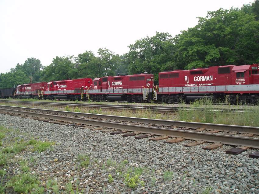 Photo of R.J. Corman engines at Cresson PA.