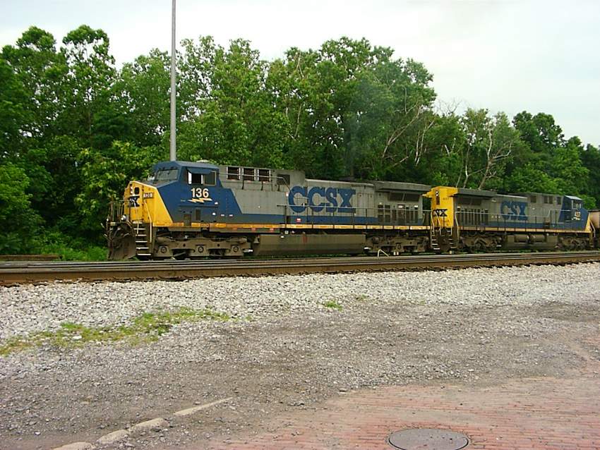 Photo of NEW LETTERING FOR CSX #136?