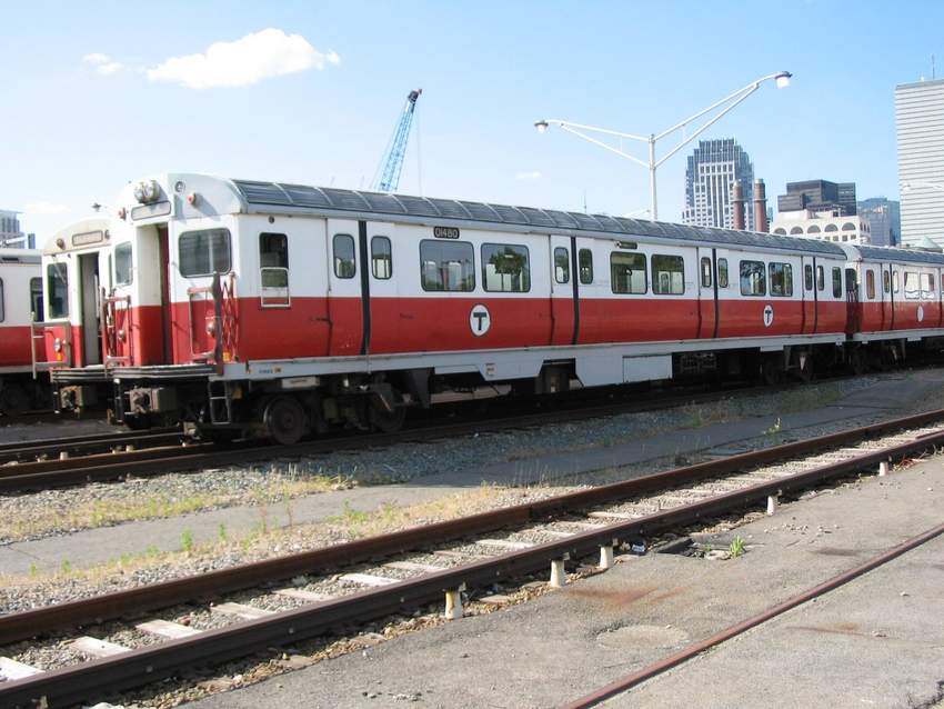 Photo of MBTA Red Line 01400 Work Motors Car 01480.