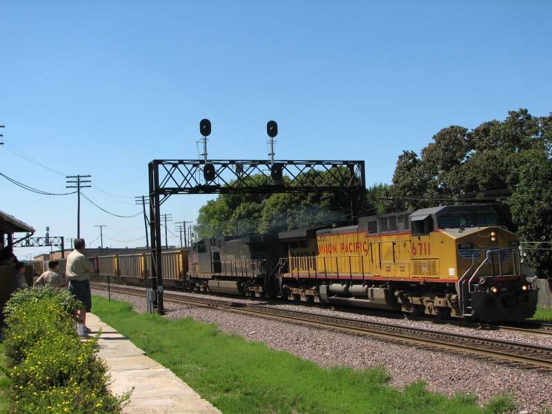 Photo of SP LOCO's Still roam the rails