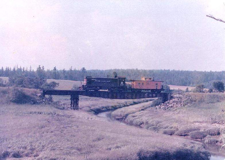 Photo of MEC S-1 957 on the Easport Branch at Perry, Maine
