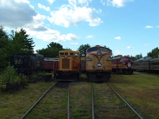 Photo of 6516 and 360 resting at North Conway