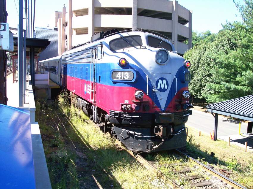 Photo of f10 413 in South Norwalk a few weeks before its last run on a passenger train.