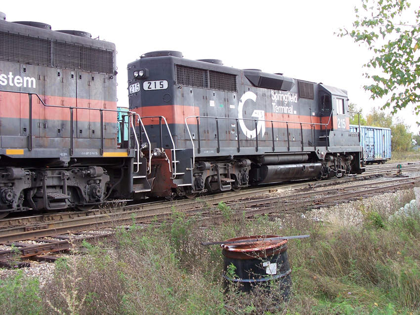 Photo of ST 215 GP35 idling at NMJ