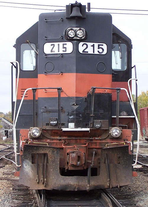 Photo of ST 215 GP 35 idling at NMJ