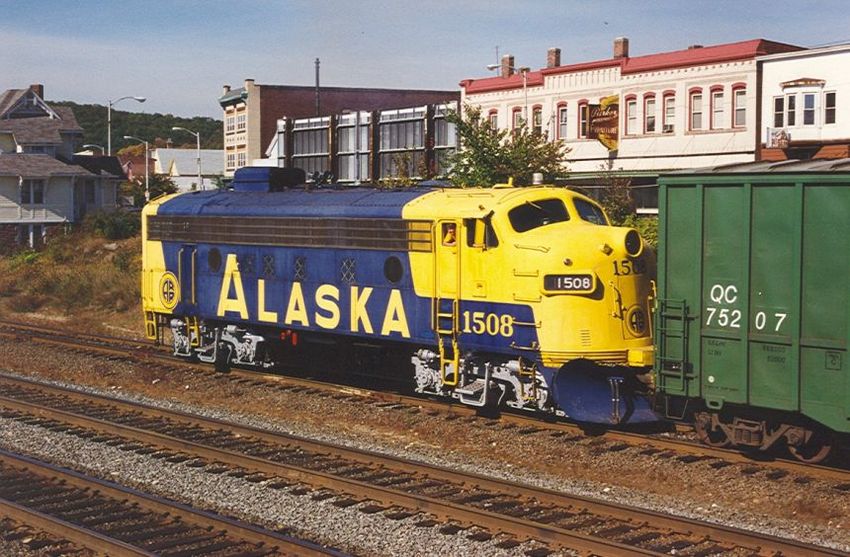 Photo of Tom Carver and His Alaska unit work the Mass Central