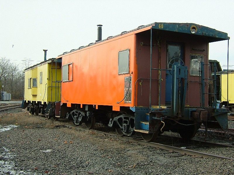 Photo of 2 Cabooses 1 Yard