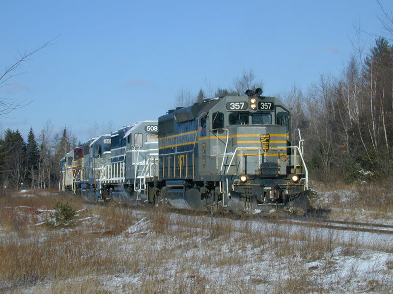 Photo of BAR 357 GP38-2 with 7 other units in Hudson