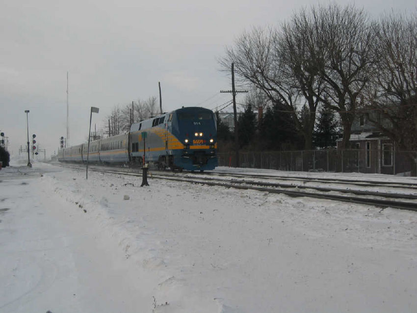 Photo of VIA32 at Coteau Station