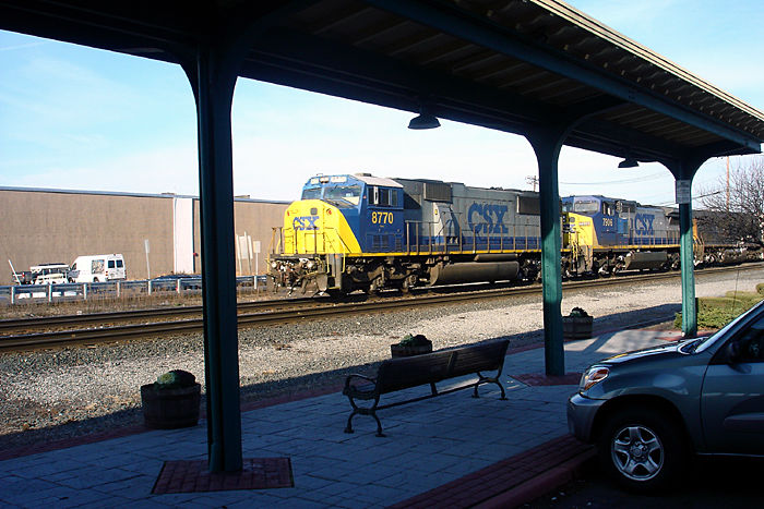 Photo of CSX Eastbound at Ridgefield Park Union Station