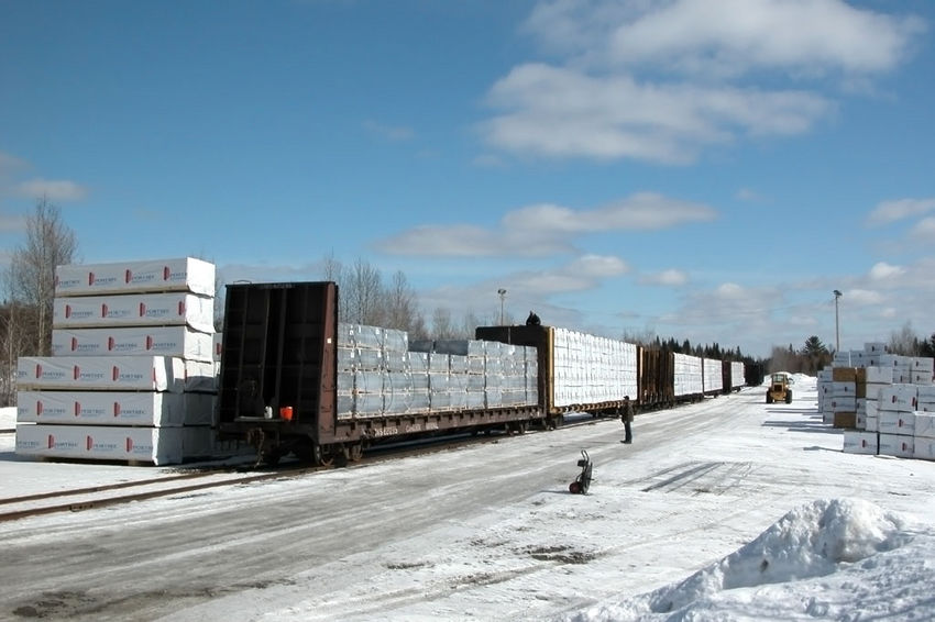 Photo of Lumber Reload Center Morisset Station Quebec