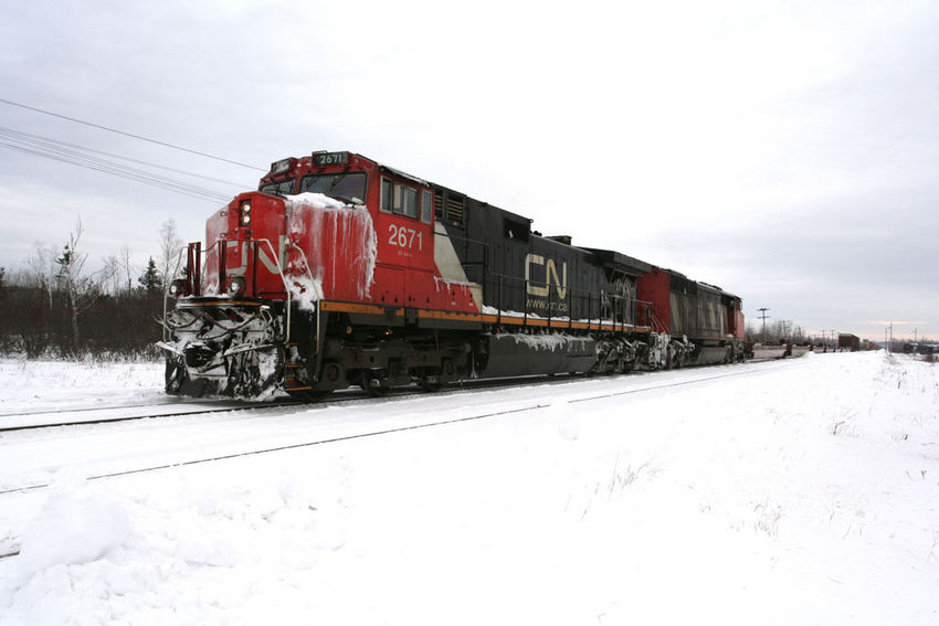 Photo of CN 149 moving slowly to the meet point
