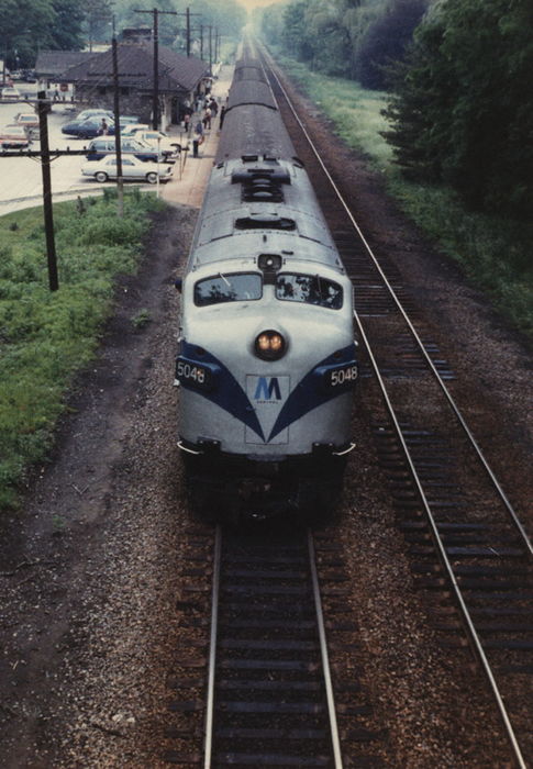 Photo of MTA/Conrail 5048 at Chappaqua