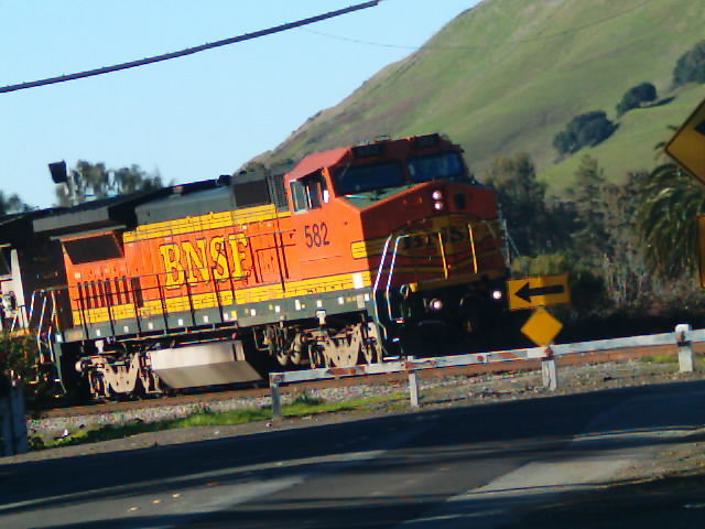 Photo of bnsf 582 on the warm springs sub