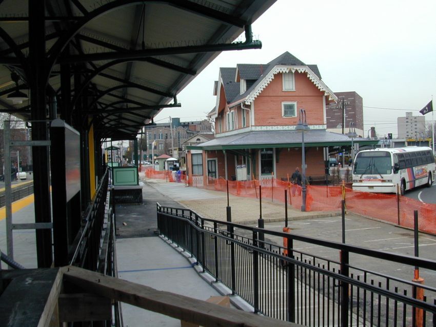 Photo of Red Bank, NJ railroad station - Feb. 2006