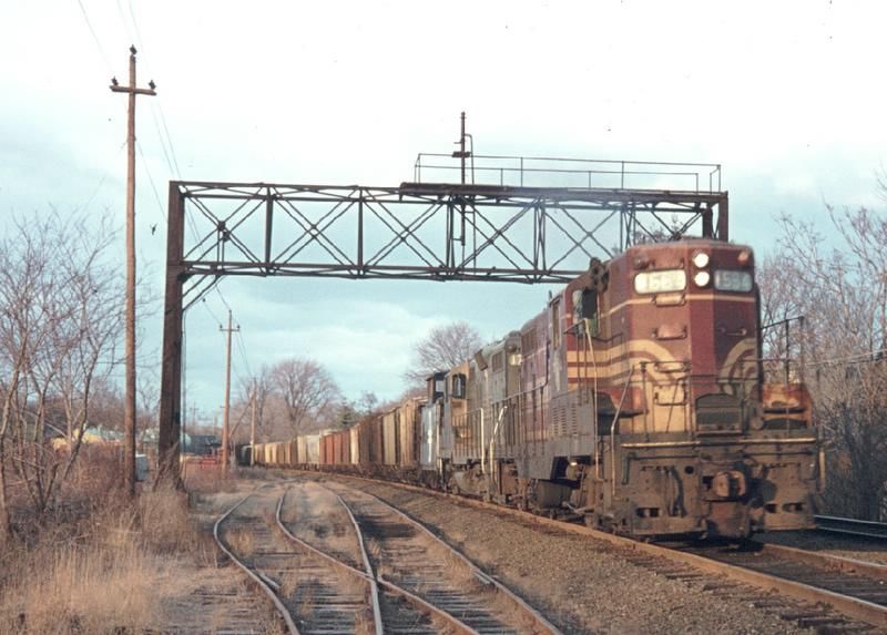 Photo of Westbound freight approaching Swampscott