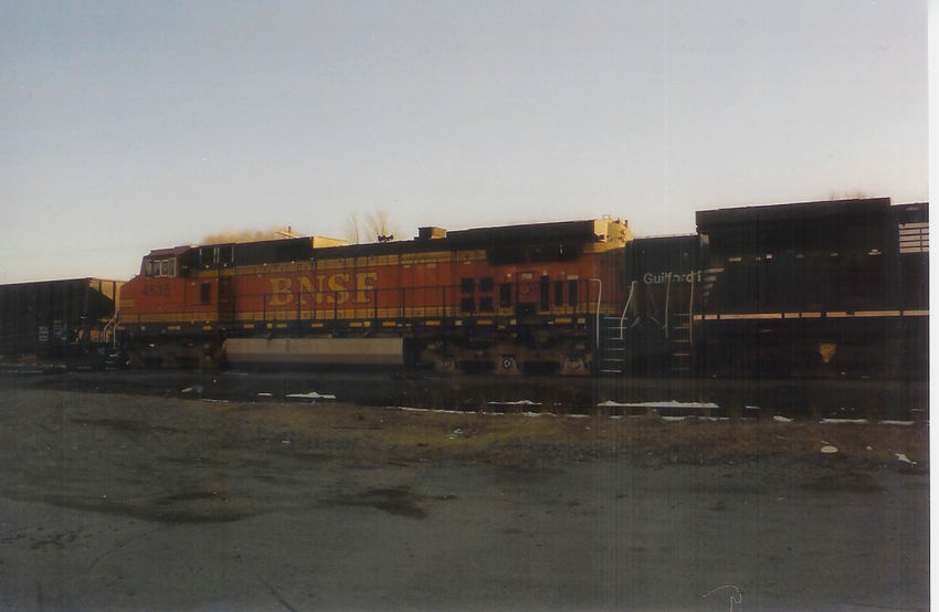 Photo of BNSF4535 in Gardner on NS Empty Coal Train