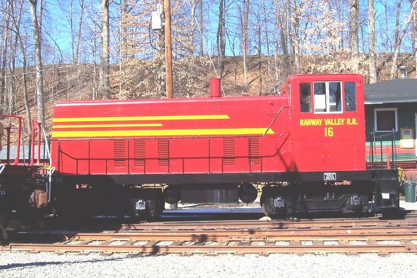 Photo of Rahway Valley engine # 16