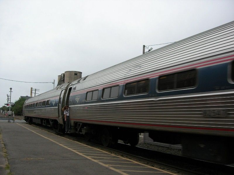 Photo of Amtrak in Wallingford, Connecticut.