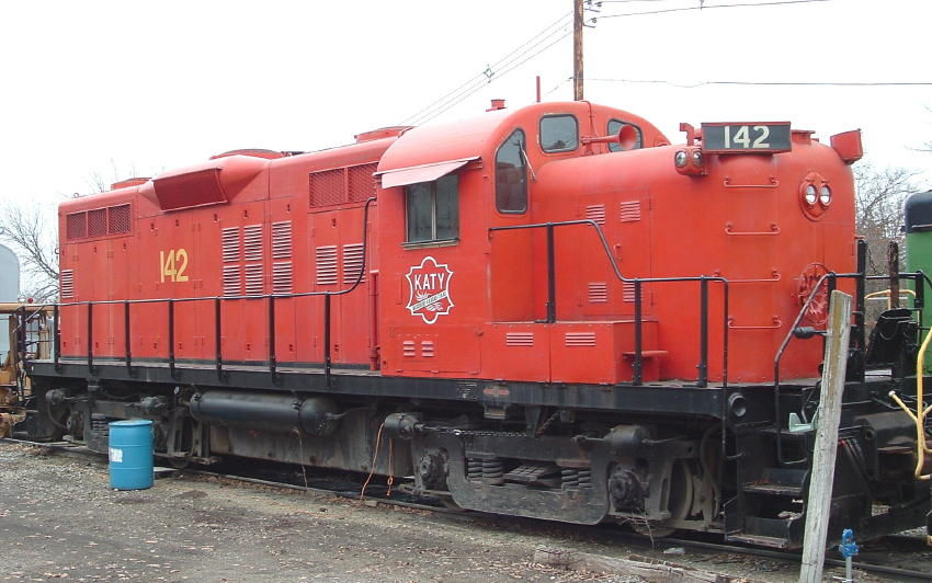 Photo of MKT Alco RS-3M (modified by EMD) Unit #142