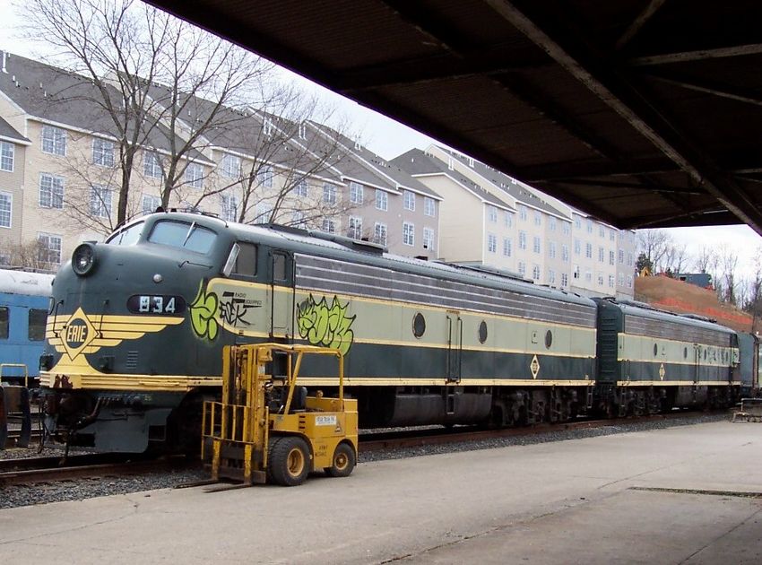 Photo of Erie locos 834 and 835