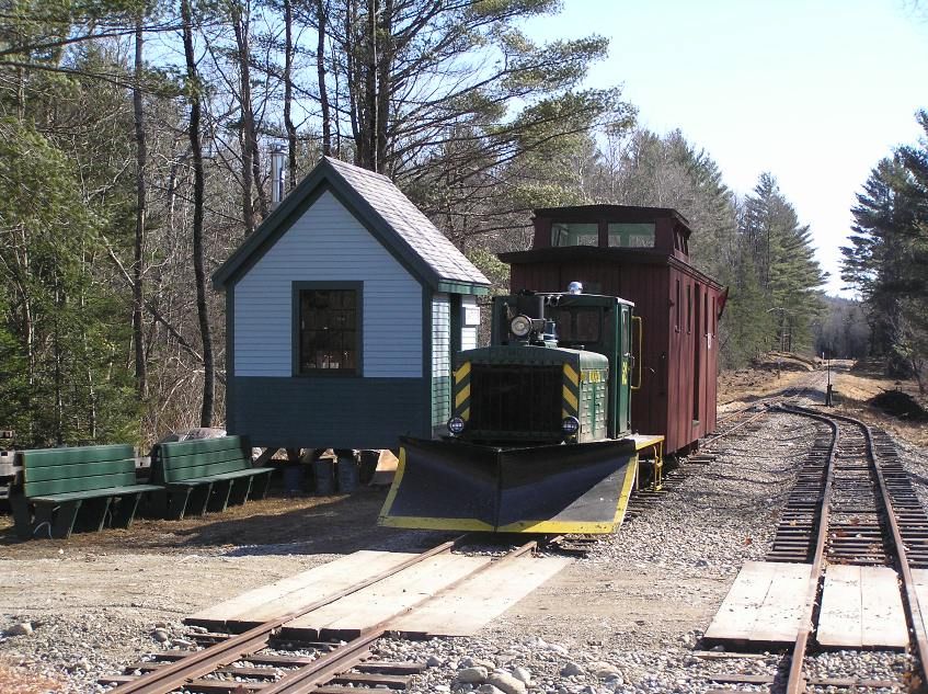 Photo of #52, Alna Center Station, and the siding