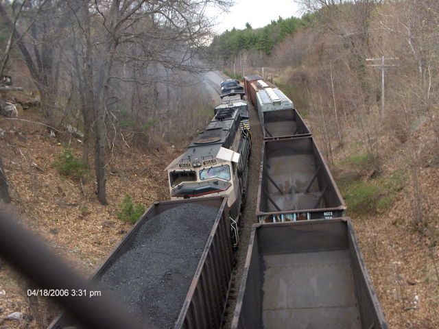 Photo of BN 9669 with coal train