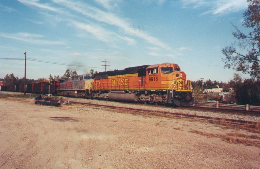 Photo of KCS coal train w/BNSF power DeQueen, AR