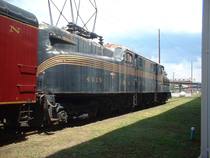 Photo of Pennsylvania RR GG1 No. 4919 at the Virginia Museum of Transportation