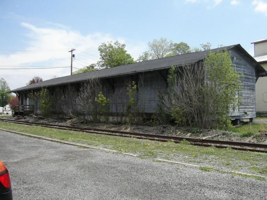 Photo of rail-served business in Oxford, on DL&W tracks.