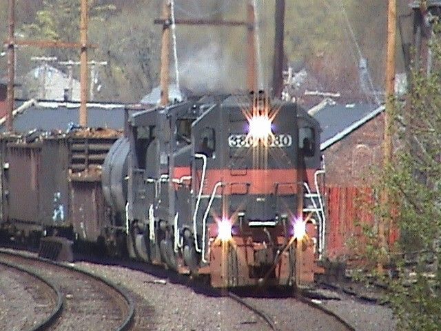 Photo of RURJ @ Haverhill MA running wrong iron due to track work