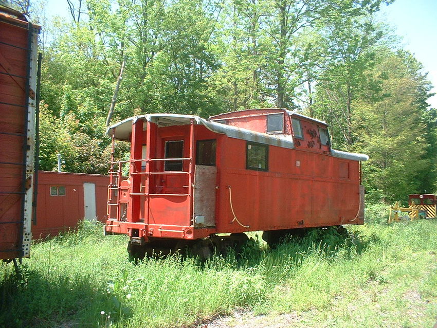 Photo of Steel  ex-NH (?) caboose, owned by Empire State Railway Museum