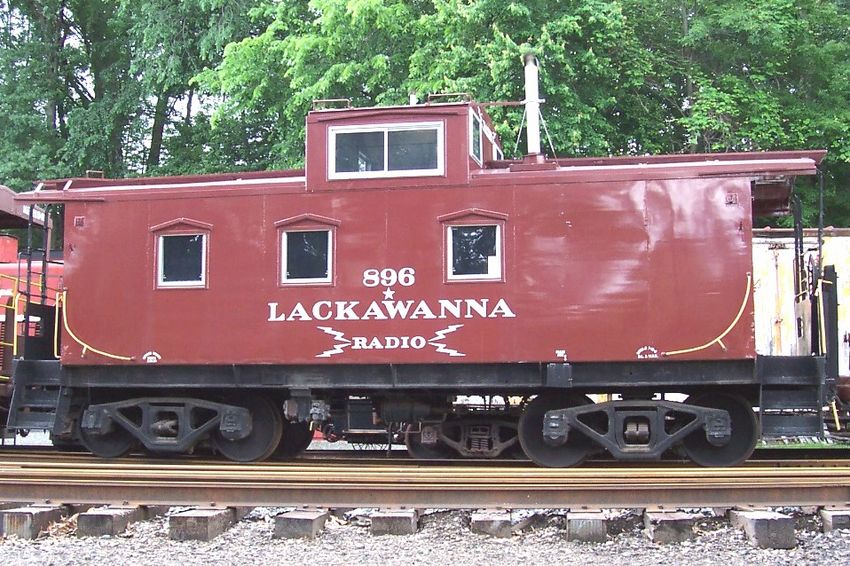 Photo of Lackawanna caboose 896