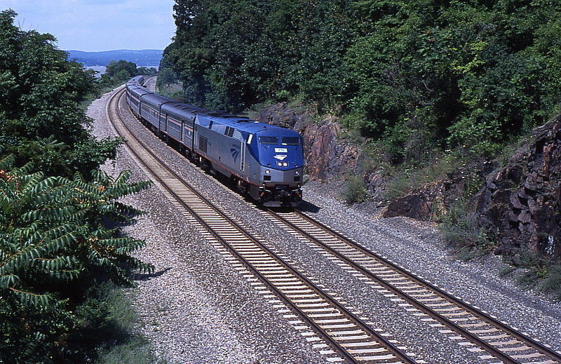 Photo of Amtrak 48 at Cold Spring, NY.