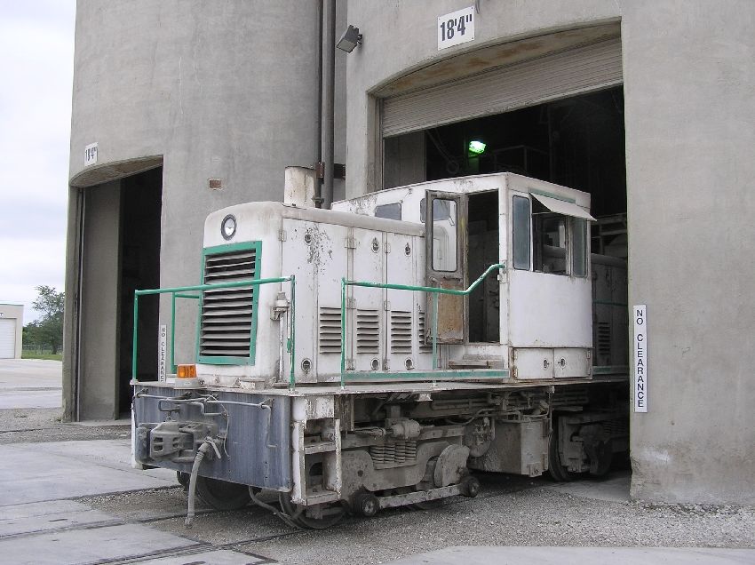 Photo of Lafarge GE 45-tonner at West Des Moines (IA) Cement Terminal