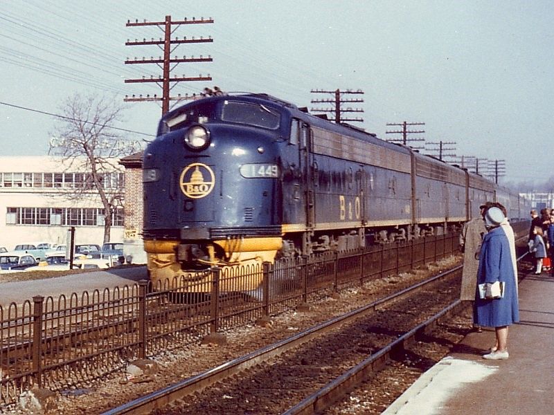 Photo of B&O CAPITOL LIMITED AT SILVER SPRING, MD