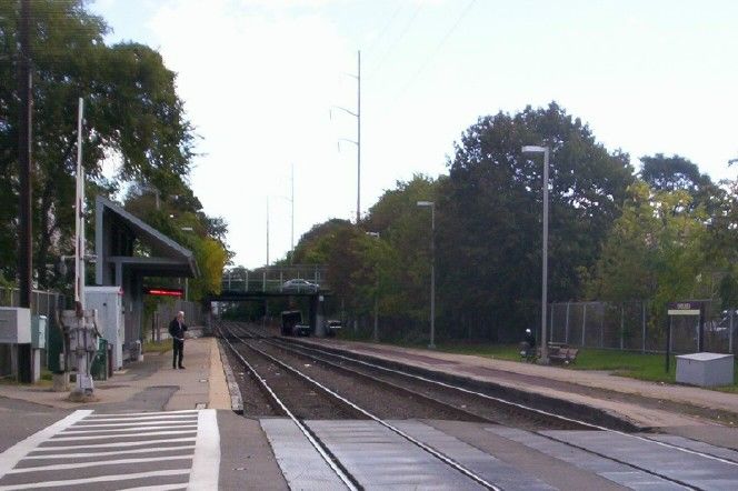 Photo of MBTA Newburyport/Rockport line facing north