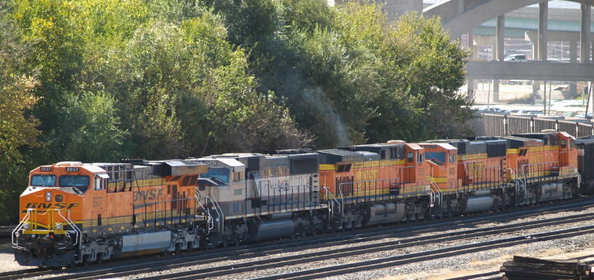 Photo of BNSF power to spare