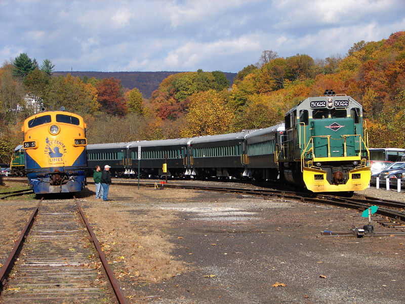 Photo of Reading and Northern passing Jersey Central F3's at Jim Thorpe, PA.
