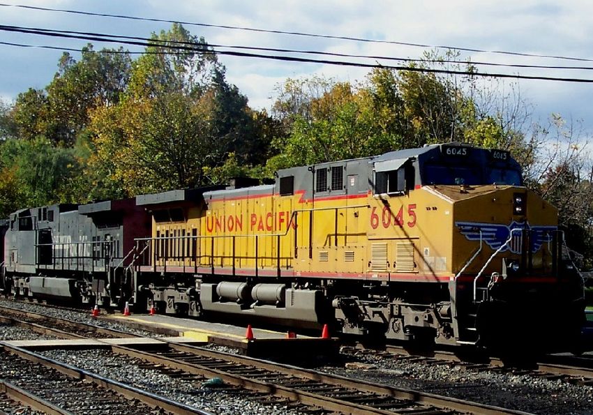 Photo of Foreign Power on CSX in Maryland (St. Denis)