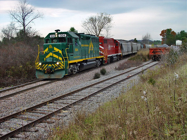 Photo of Vermont Railway Burlington-Middlebury Turn Southbound in New Haven, VT