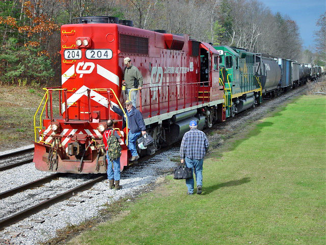 Photo of Vermont Railway Rutland-Middlebury Turn Southbound in Pittsford, VT (2)