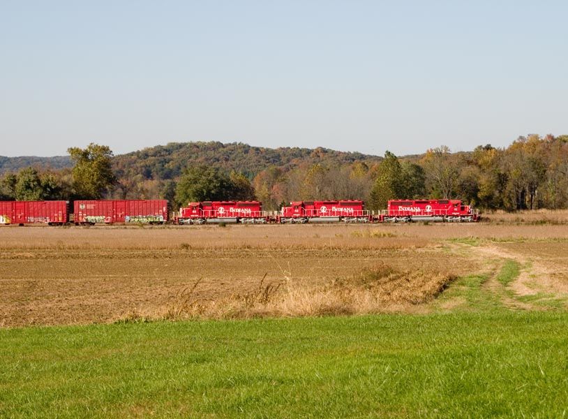 Photo of INRD 41 leads train southbound HWLVT through Carwood, IN.