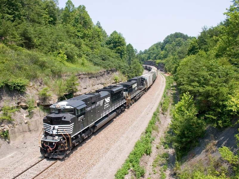 Photo of NS 2777 leads grain train 54Z at Parkers Lake, KY.
