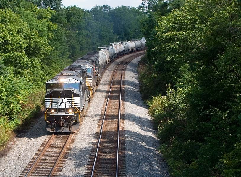 Photo of NS 2647 leads NS train 174 near Blanchet, KY.