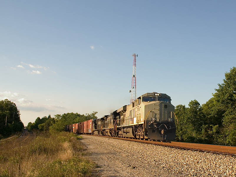 Photo of NS 7536, still in primer, leads NS 133 near Williamstown, KY.